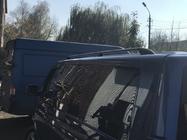 Volkswagen T6 2015–2024 Črni strešni relingi fotografija 8
