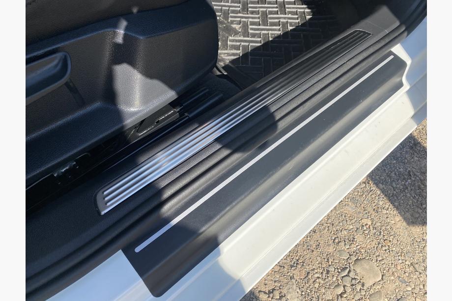 Volkswagen Passat B8 2015–2023 Notranje obloge pragov Carmos (4 kosi, nerjaveče jeklo) Fotografija 2