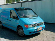 Mercedes Vito W638 1996–2003 Vizir na vetrobransko steklo (črn sijaj, 5 mm) fotografija 4
