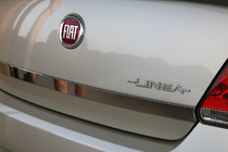 Fiat Linea 2006–2018 Okrasna letev za pokrov prtljažnika 2006-2012 (nerjaveče jeklo) fotografija 2