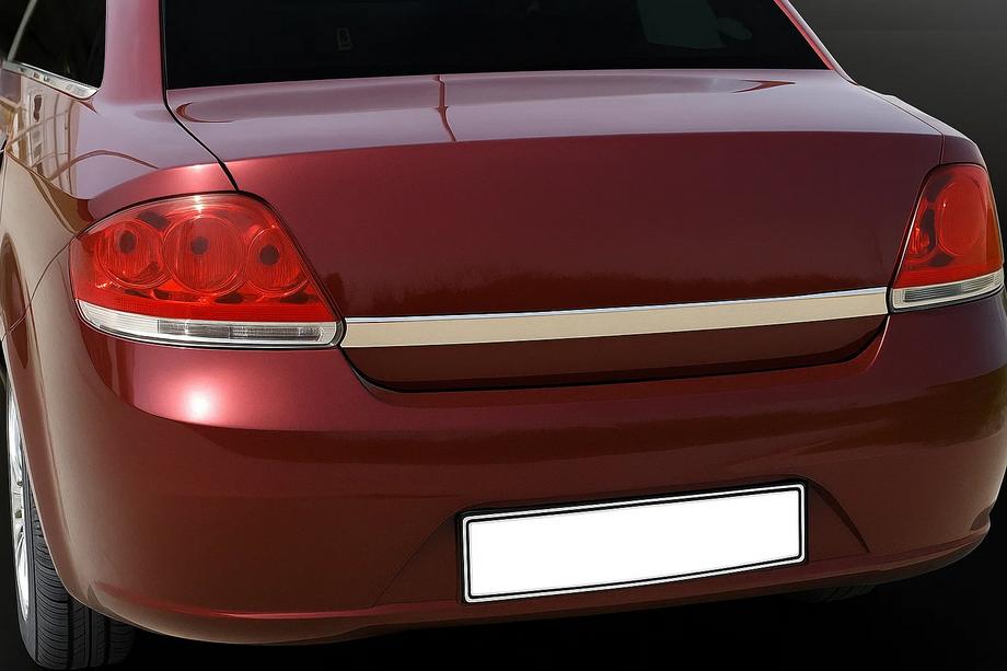 Fiat Linea 2006–2018 Okrasna letev za pokrov prtljažnika 2006-2012 (nerjaveče jeklo) Image