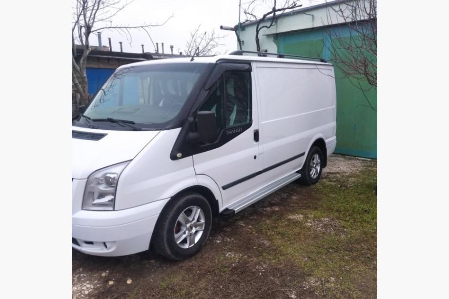 Ford Transit 2000–2014 Črne strešne vzdolžne letve Kovinski končniki Fotografija 6