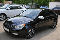 Hyundai Accent 2006–2010 Kromirani pokrovi ogledal (2 kosa, plastika) OmsaLine fotografija 1
