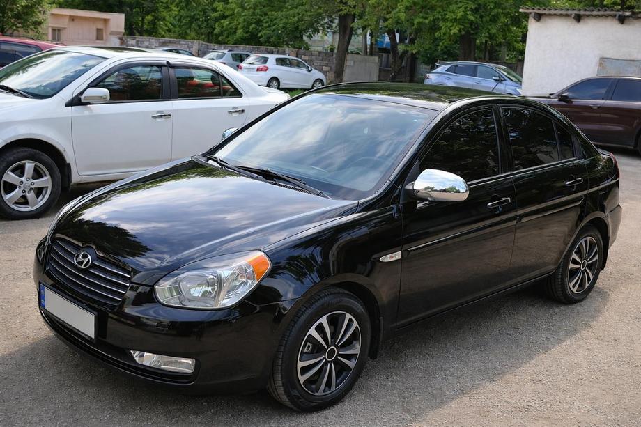 Hyundai Accent 2006–2010 Kromirani pokrovi ogledal (2 kosa, plastika) OmsaLine Image