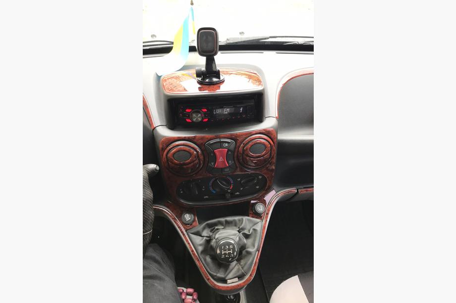 Fiat Doblo I 2005–2010 Obloge armaturne plošče Fotografija 3