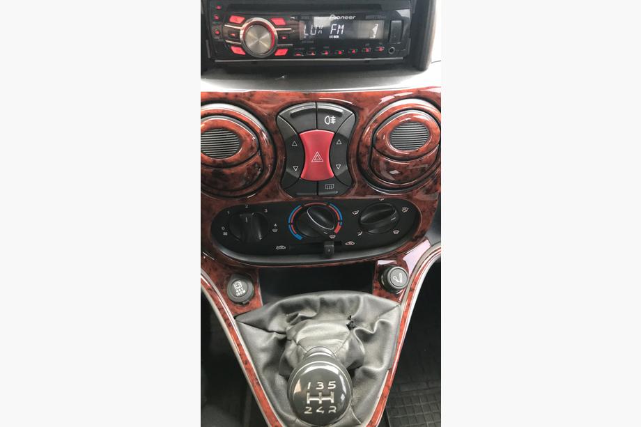 Fiat Doblo I 2005–2010 Obloge armaturne plošče Fotografija 4