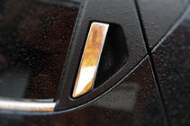 Nissan Juke 2010–2019 Kromirane obloge kljuk vrat (4 kosi) fotografija 3