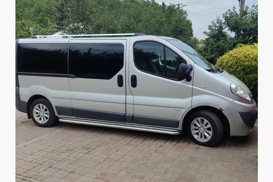 Opel Vivaro 2001–2015 Stranske stopnice Premium (2 kos, nerjavno jeklo) 60 mm, dolga medosna razdalja Fotografija 15