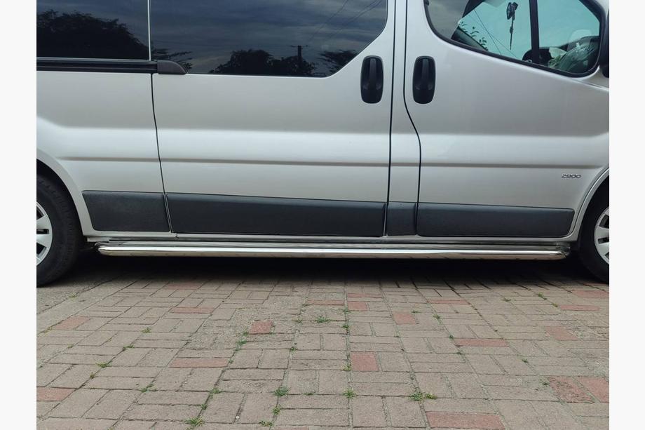 Opel Vivaro 2001–2015 Stranske stopnice Premium (2 kos, nerjavno jeklo) 60 mm, dolga medosna razdalja Fotografija 9