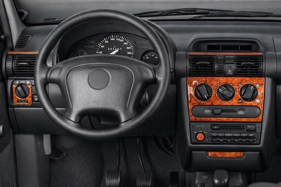 Opel Corsa B 1993–2004 Obloge armaturne plošče Image