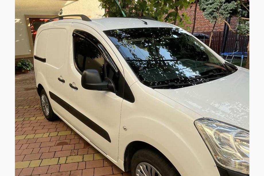 Peugeot Partner Tepee 2008–2018 Črni strešni relingi Fotografija 3