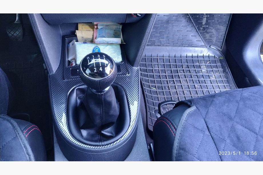 Volkswagen Touran 2003–2010 Obloge armaturne plošče Fotografija 13