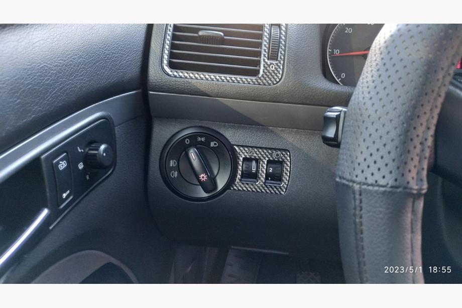 Volkswagen Touran 2003–2010 Obloge armaturne plošče Fotografija 14