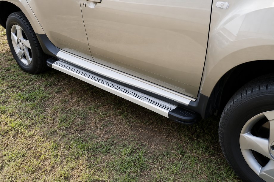 Dacia Duster 2008–2018 Bočne stopnice Maya V2 (2 kosa, aluminij) Image