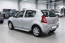 Dacia Sandero 2007–2013 Bočne stopnice Maya V2 (2 kosa, aluminij) fotografija 1