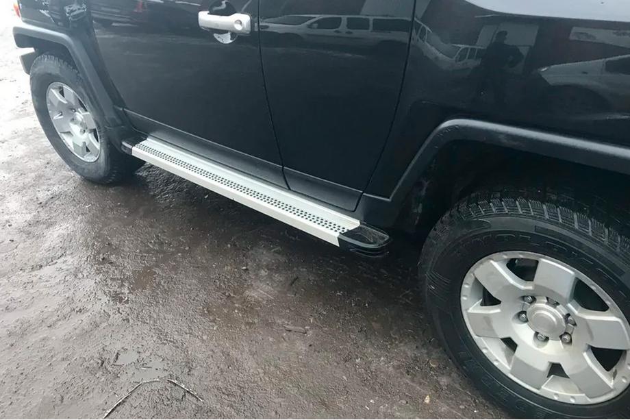 Toyota FJ Cruiser 2006–2022 Bočne stopnice Maya V2 (2 kosa, aluminij) Fotografija 3