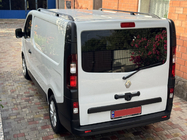 Renault Trafic 2015– Črne strešne vzdolžne letve Kratka, plastične noge fotografija 4