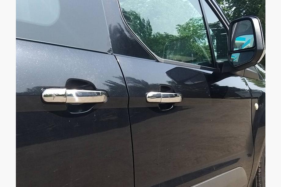 Ford Connect 2014–2021 Kromirane obloge kljuk vrat (4 kosi, nerjavno jeklo) Carmos - turško nerjaveče jeklo Image