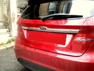 Ford Fiesta 2008–2017 Kromirana letvica nad registrsko tablico (nerjavno jeklo) OmsaLine - italijansko nerjavno jeklo fotografija 1