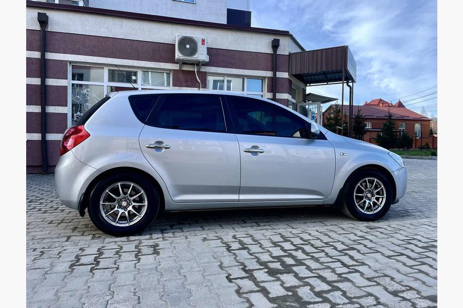 Kia Ceed 2007–2012 Kromirane obloge kljuk vrat (4 kosi, nerjavno jeklo) OmsaLine - italijansko nerjavno jeklo Image