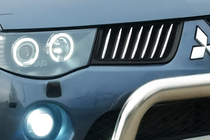 Mitsubishi L200 2006–2015 Okrasne letvice za masko hladilnika (14 kosov, nerjaveče jeklo) fotografija 1