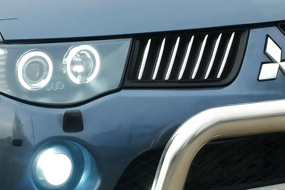 Mitsubishi L200 2006–2015 Okrasne letvice za masko hladilnika (14 kosov, nerjaveče jeklo) Image