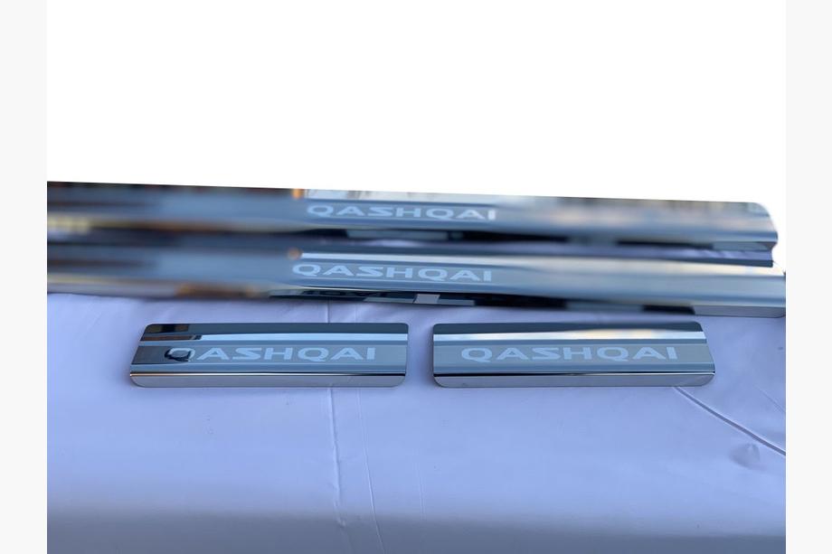 Nissan Qashqai 2014–2021 Nerjaveče letve pragov Nataniko (4 kosi) Image
