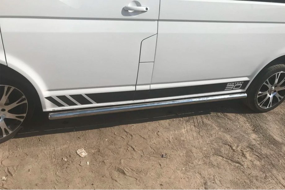 Volkswagen T5 Caravelle 2004–2010 Stranske cevi (2 kos, nerjaveče jeklo) 70 mm, kratka medosna razdalja Fotografija 4