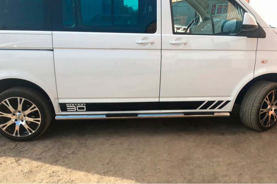 Volkswagen T5 Caravelle 2004–2010 Stranske cevi (2 kos, nerjaveče jeklo) 70 mm, kratka medosna razdalja Fotografija 10