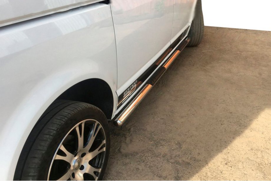 Volkswagen T5 Caravelle 2004–2010 Stranske cevi (2 kos, nerjaveče jeklo) 70 mm, kratka medosna razdalja Fotografija 11