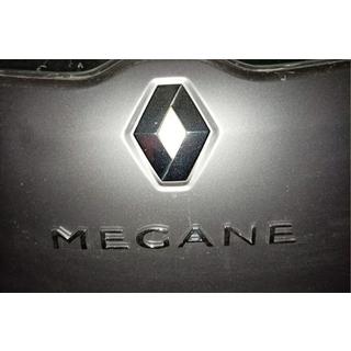 Napis Megane 908897337R (270 mm x 25 mm) Renault Megane III 2009–2016 fotografija 2