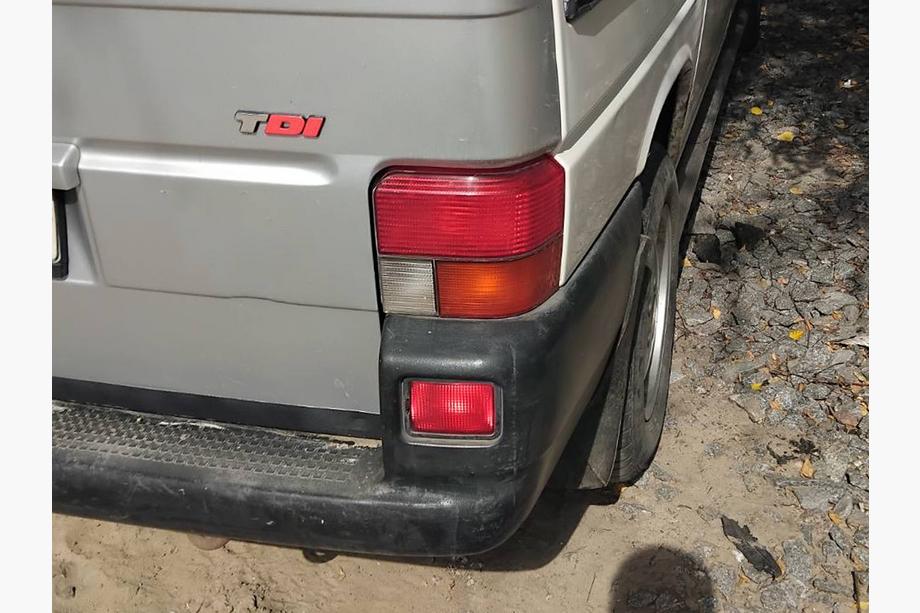 Volkswagen T4 Caravelle/Multivan 1990–2003 Zadnji napis TDI Turčija, vse črke kromirane Fotografija 5