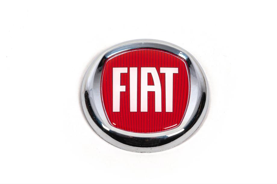 Fiat Samolepilni emblem V1 (rdeč) 85 mm Image