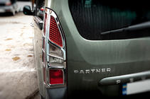 Citroen Berlingo 2008–2018 Kotni pokrovi zadnjih luči (2 kos, plastika) fotografija 2