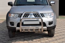 Mitsubishi Pajero Sport 2008–2015 Sprednji zaščitni lok QT007 (nerjaveče jeklo) fotografija 1