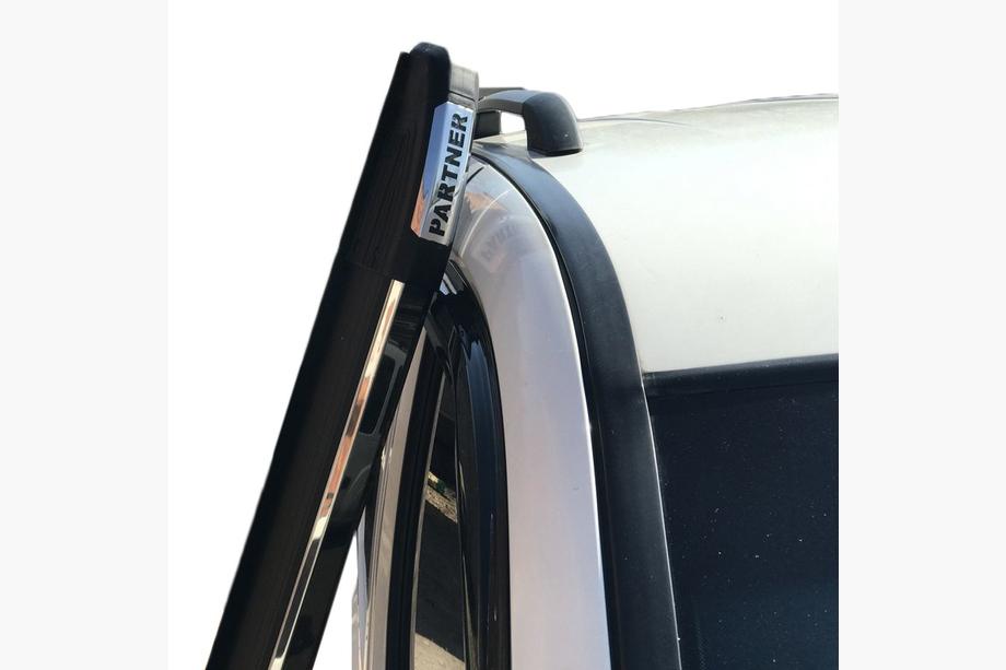 Peugeot Partner Tepee 2008–2018 Stranske stopnice Omsa Black (2 kos, aluminij) Image