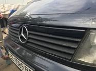 Mercedes Vito W638 1996–2003 Letvica za masko (plastika) fotografija 2