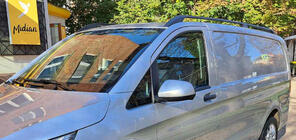 Mercedes Vito/V-razred W447 2014– Črne strešne sani ELITE (plastične noge) fotografija 17