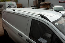 Mercedes Vito/V-razred W447 2014– Strešne sani ELITE krom (plastična noga) Kratka medosna razdalja (Short, Compact) fotografija 1