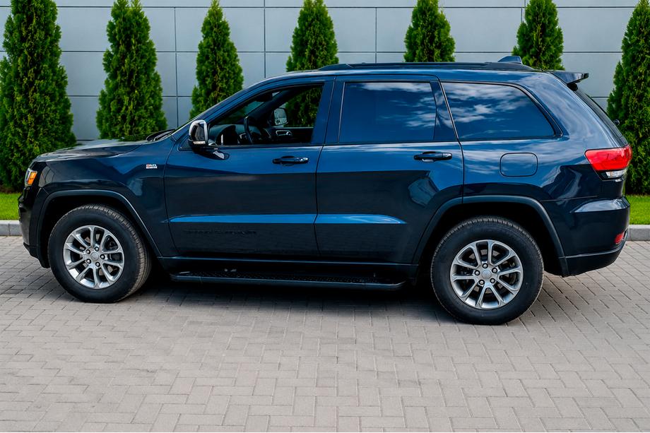 Jeep Grand Cherokee WK2 2010–2021 Bočne stopnice Allmond Black (2 kos, aluminij) Image