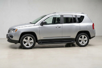 Jeep Compass 2006–2016 Bočne stopnice Allmond Black (2 kos, aluminij) fotografija 1