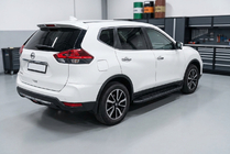 Nissan X-trail T32/Rogue 2014–2021 Stranske stopnice Bosphorus Black (2 kosa, aluminij) fotografija 1
