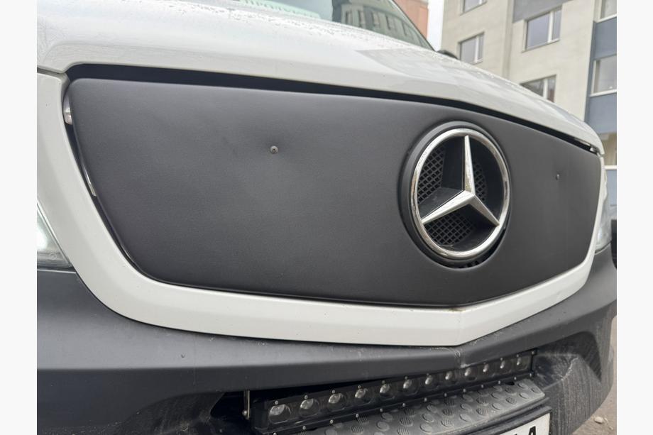 Mercedes Sprinter W906 2006–2018 Zimski pokrov maske V1 (2013↗) Fotografija 2