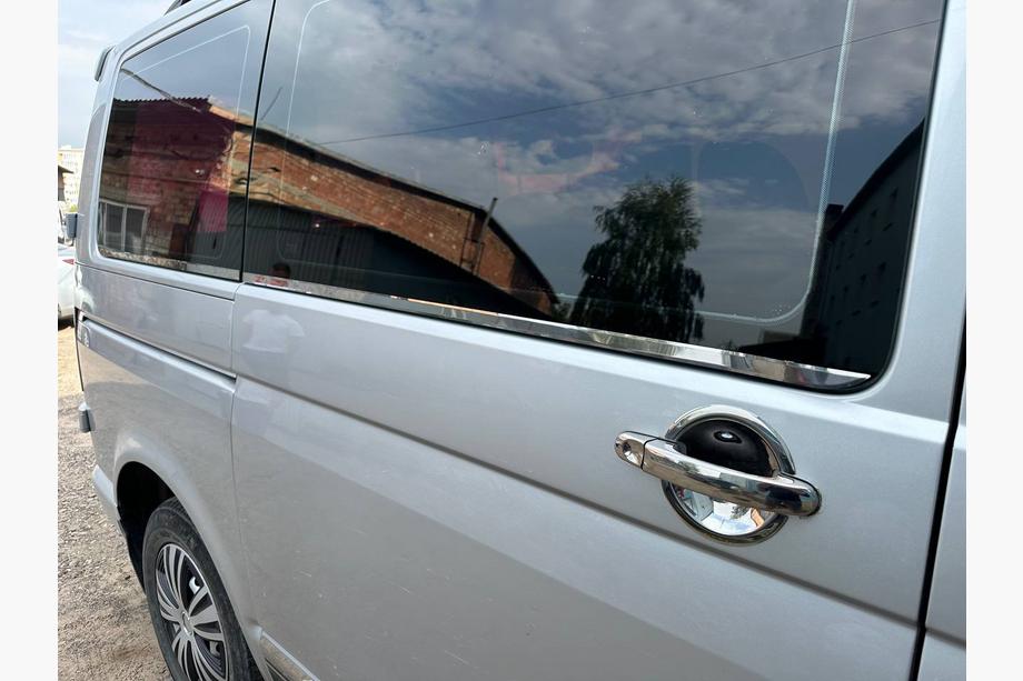 Volkswagen T5 Caravelle 2004–2010 Obloge pod kljukami (nerjavno jeklo) Fotografija 6