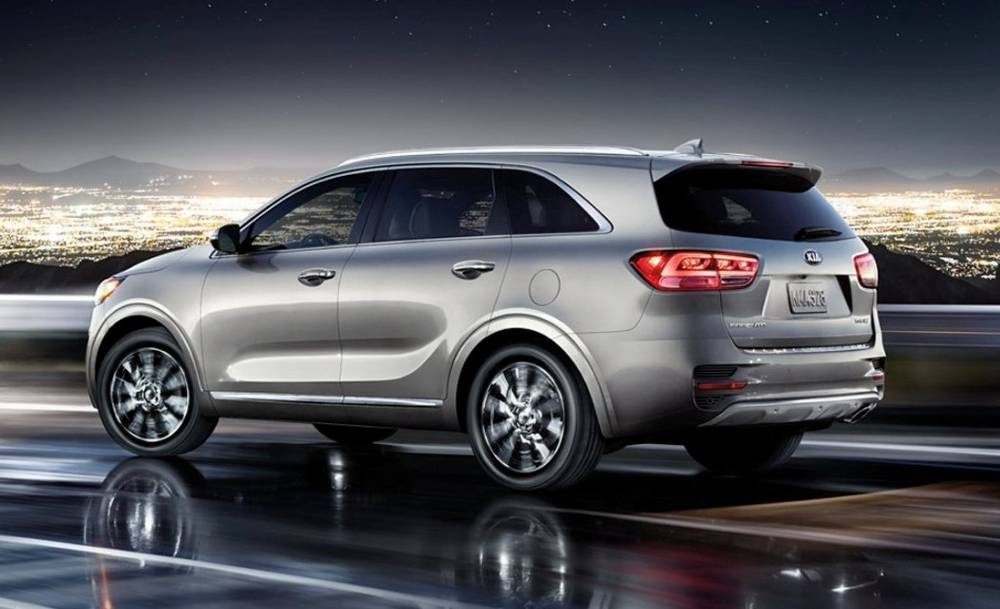 Pregled prenovljenega križanca Kia Sorento