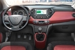 Pregled kompaktnega kombilimuzinskega Hyundai i10 fotografija 1