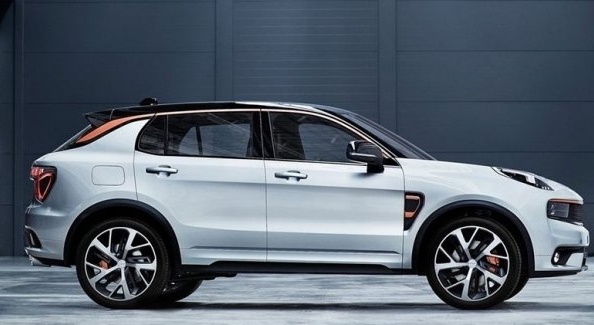 Lynk & Co bo predstavil še en novi križanec