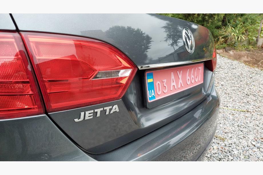 Volkswagen Jetta 2011–2018 Letvica nad registrsko tablico OmsaLine (nerjavno jeklo) Image