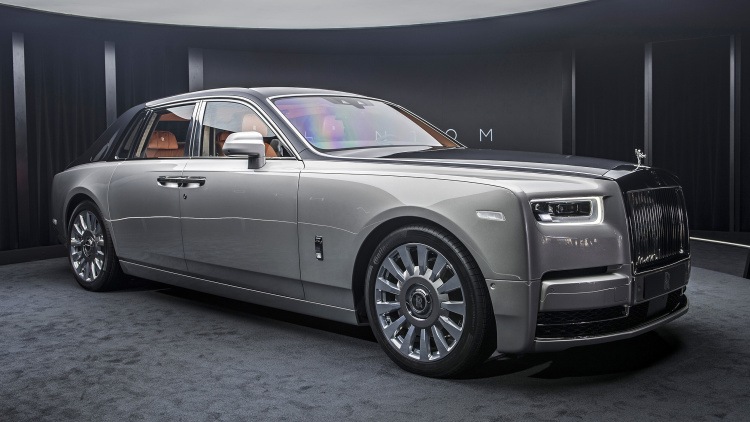 Uradno predstavljen Rolls-Royce Phantom osme generacije