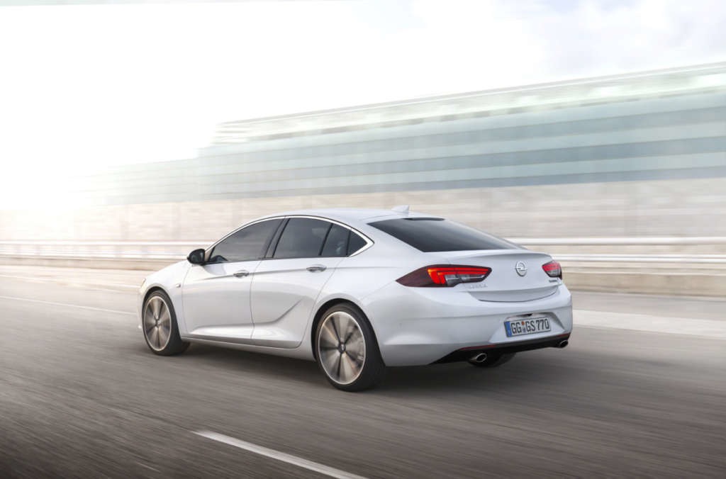 Pregled novega liftbacka Opel Insignia